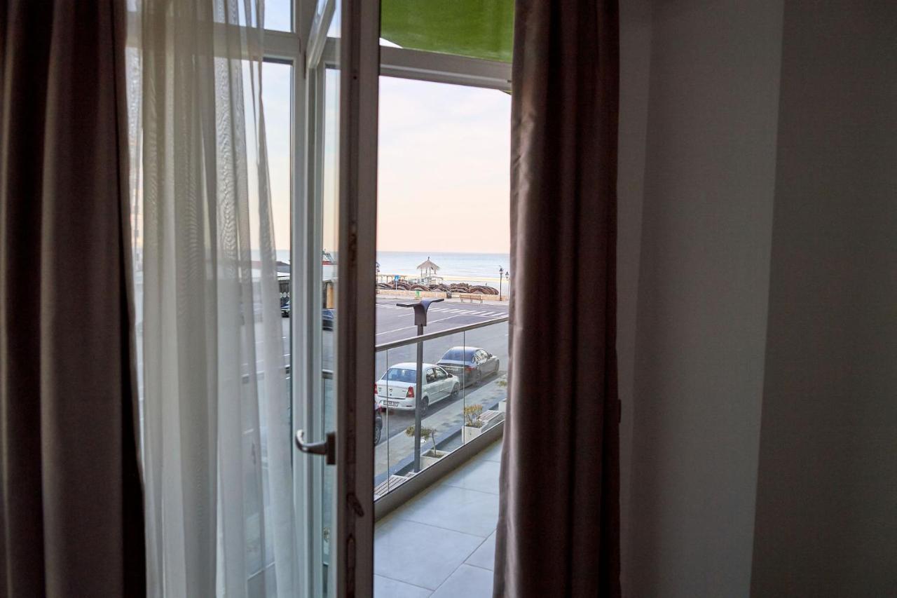 Glamour Sea View Family Apartments - Spa N Pools Resort Mamaia Exterior foto