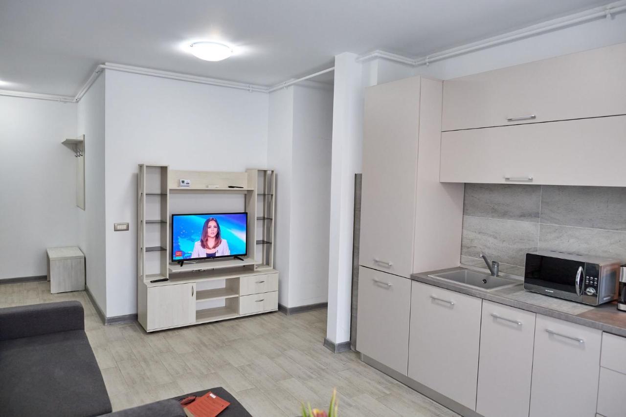 Glamour Sea View Family Apartments - Spa N Pools Resort Mamaia Exterior foto